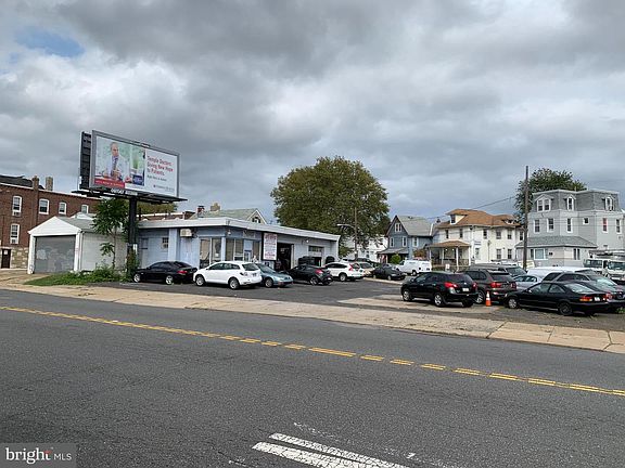 2nd image of 7329 Oxford Ave