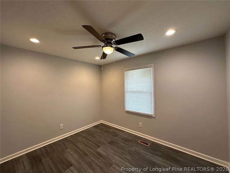 929 Fleetwood Dr — Photo 17