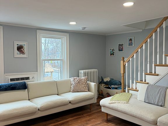 3rd image of 452 Washington St Ste 2