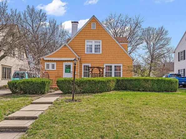 1272 SW Lakeside Dr, Topeka, KS 66604