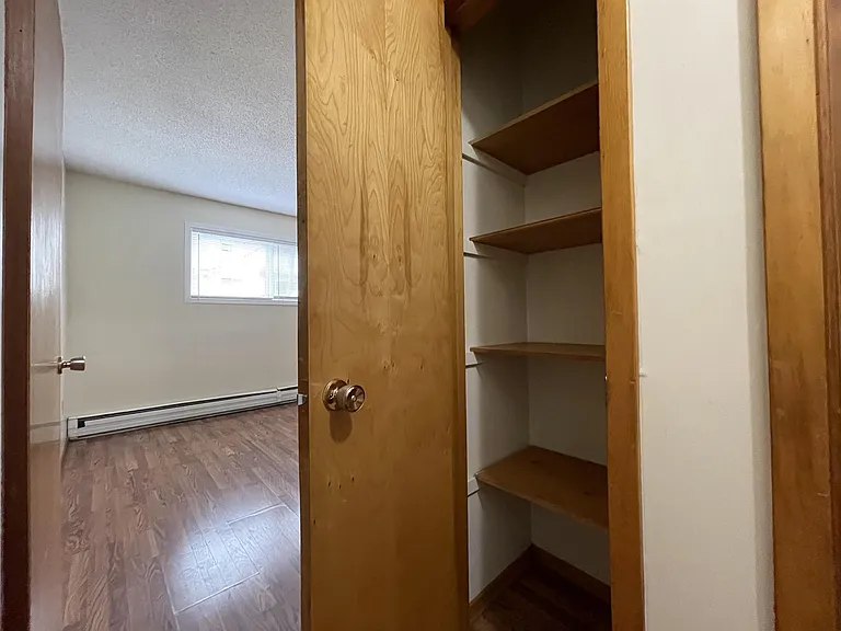 4045 Robinson St #6 — Photo 6