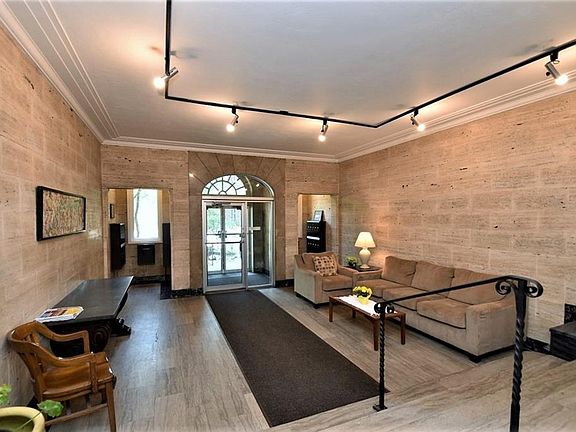 3rd image of 2330 Euclid Heights Blvd APT 110