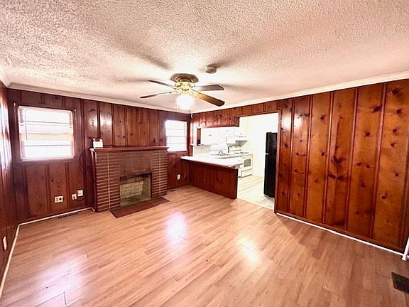 2nd image of 1200 Meadow Dr NW #B