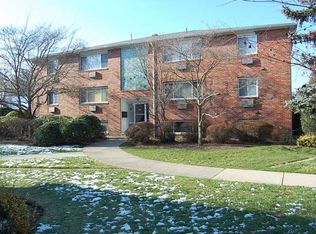 259 Evergreen St APT 3, Pawtucket, RI 02861