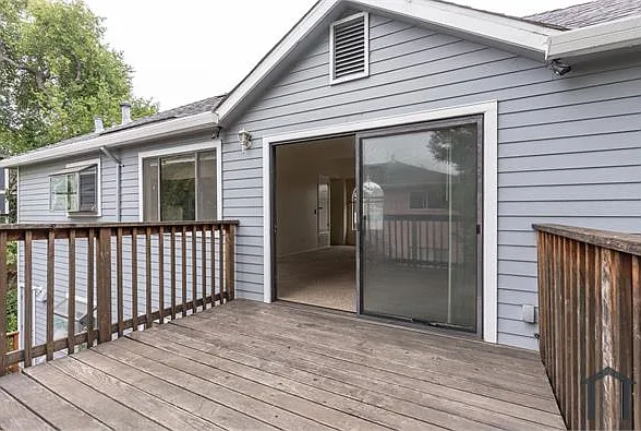3260 Dakota St — Photo 11