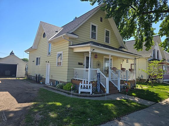 2nd image of 215 W 4th St