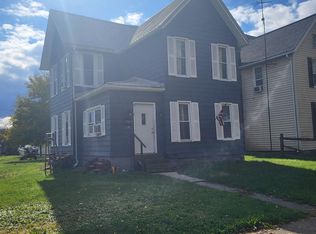 14 Washington St, Willard, OH 44890