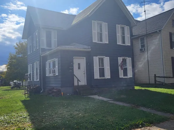 14 Washington St, Willard, OH 44890