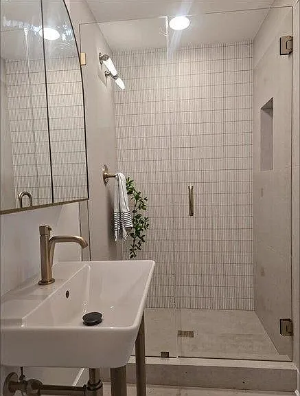1579 Vesta Ave — Photo 14