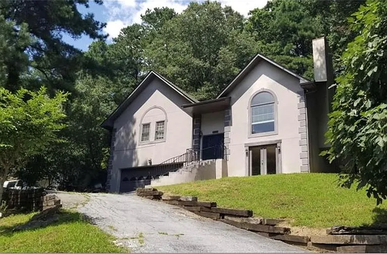 3386 Shorelake Dr — Photo 1