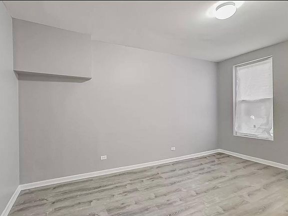 3rd image of 427 N Lawndale Ave #1
