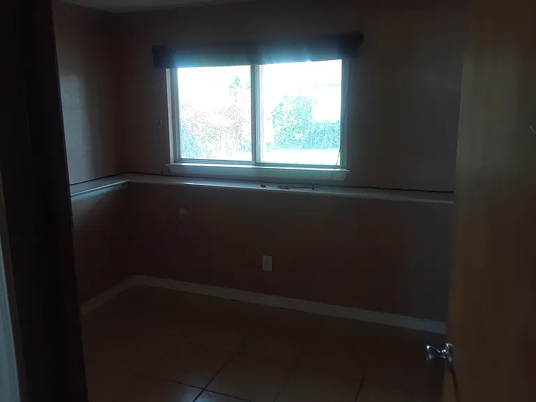 2111 Hackberry Cir — Photo 8