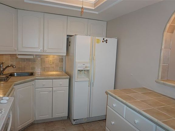 4th image of 5220 Brittany Dr S APT 1307