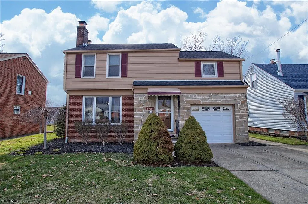 1706 Longwood Dr photo 1
