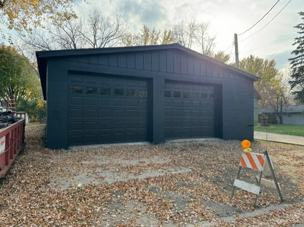 344 2nd Ave NW, Forest Lake, MN 55025