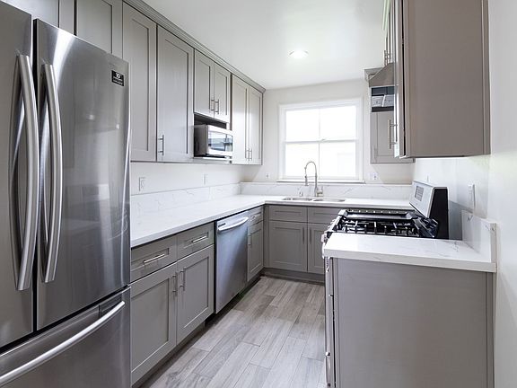 4th image of 2104 E Florida St APT 7