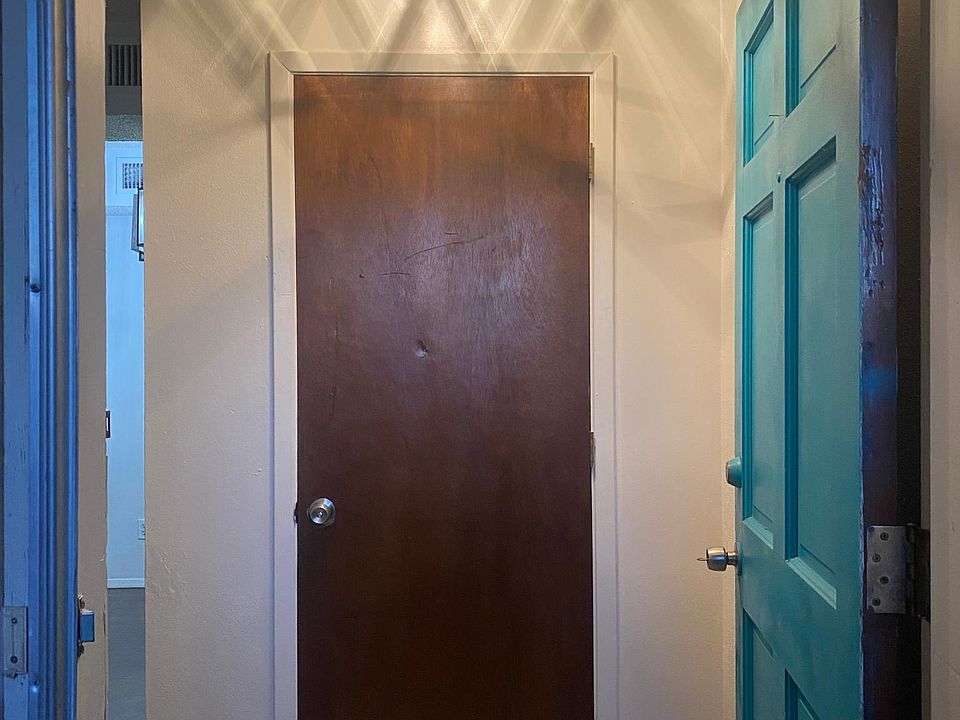 Entry foyer and coat closet