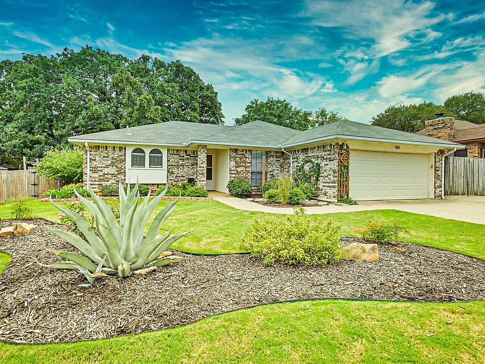 104 Hilltop Dr