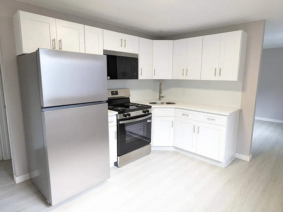 76 Sherman Ave #2
