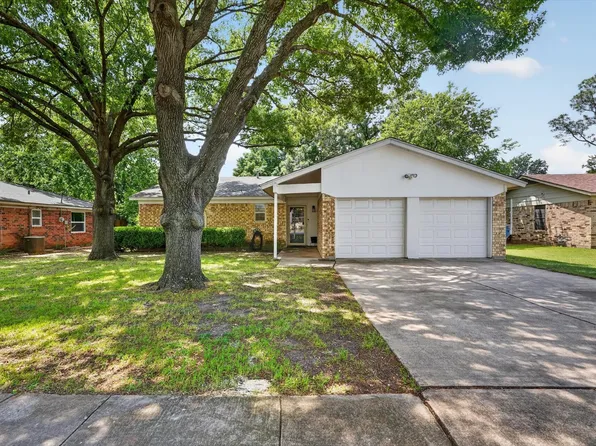 224 Hudson Ave, Crowley, TX 76036