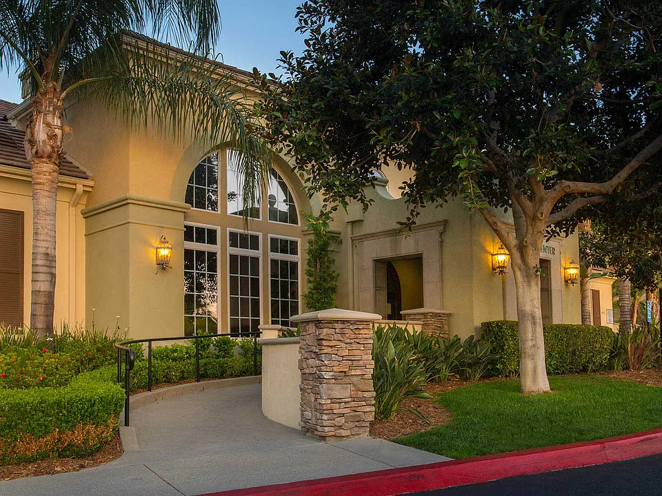 Bella Vista At Warner Ridge Apartments Leasing Center