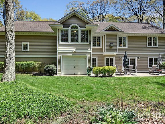 3rd image of 1937 N Tall Oaks W