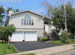 10 Livi Ct #1, Elmwood Park, NJ 07407