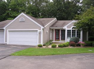 4295 Valleyside Ct NE, Grand Rapids, MI 49525