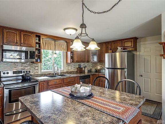 3rd image of 603 W Washington St