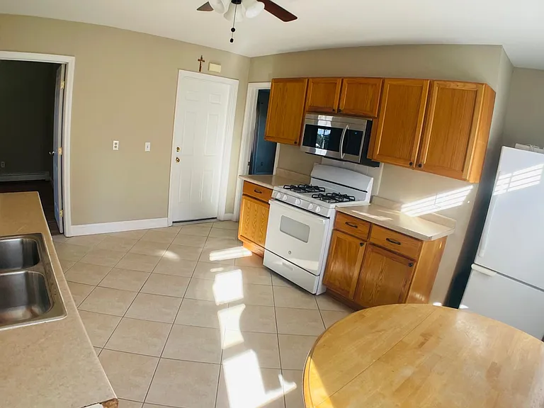 634 East St #2 — Photo 1