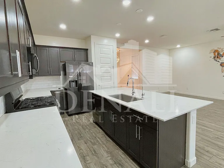 17155 N 9th Pl — Photo 14