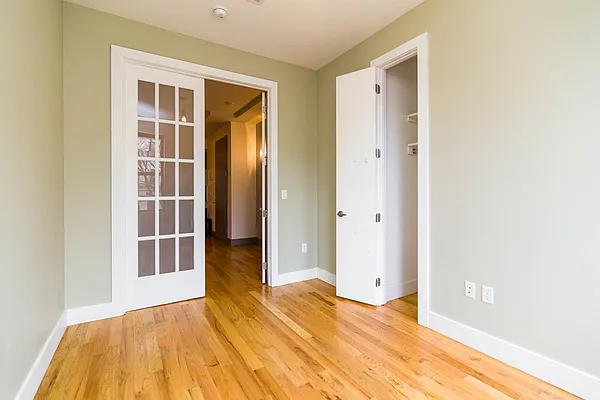 Rented by Nooklyn NYC LLC | media 18