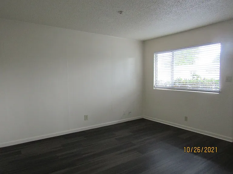 862 West Ave — Photo 3