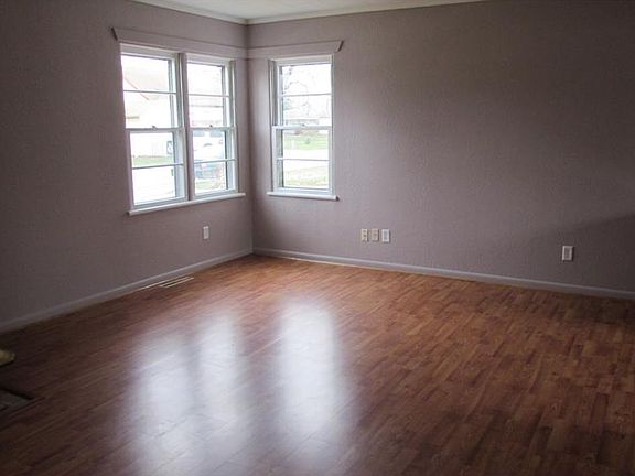4th image of 209 S Henry St