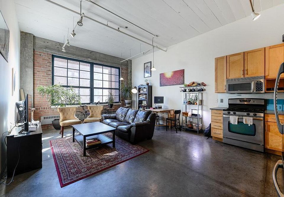 1st image of 250 Park Ave