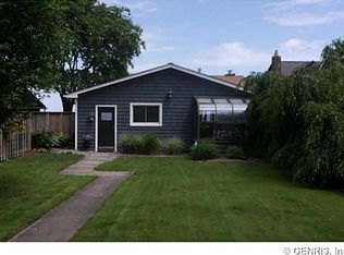 2711 Lake Rd, Williamson, NY 14589