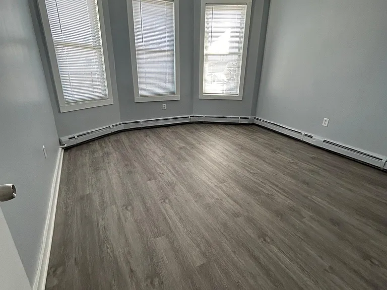 217 Delaware St — Photo 9
