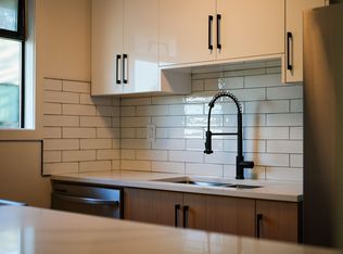 1526 George St #306, White Rock, BC V4B 4A5