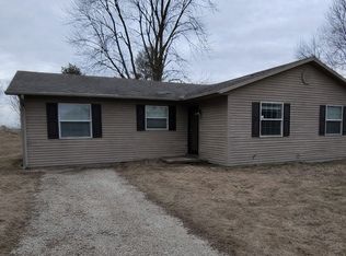 3 Apple Dr, Mattoon, IL 61938