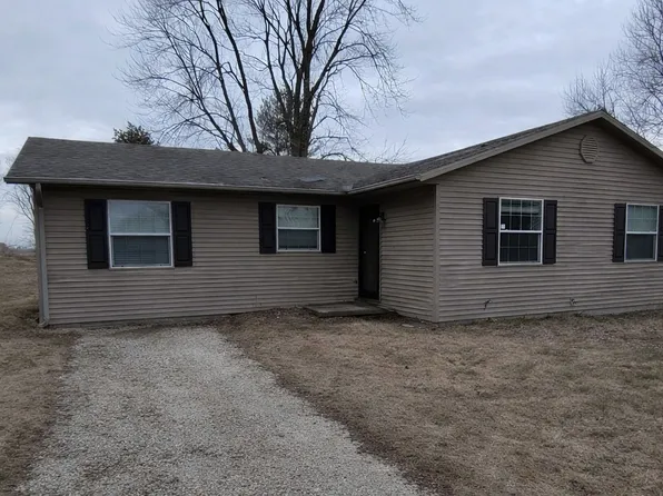 3 Apple Dr, Mattoon, IL 61938