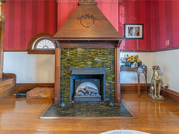 5th image of 1333 Virginia St E