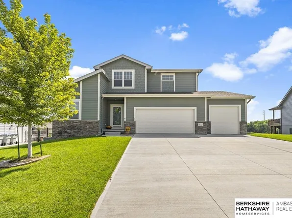 9715 S 183rd Ave, Omaha, NE 68136