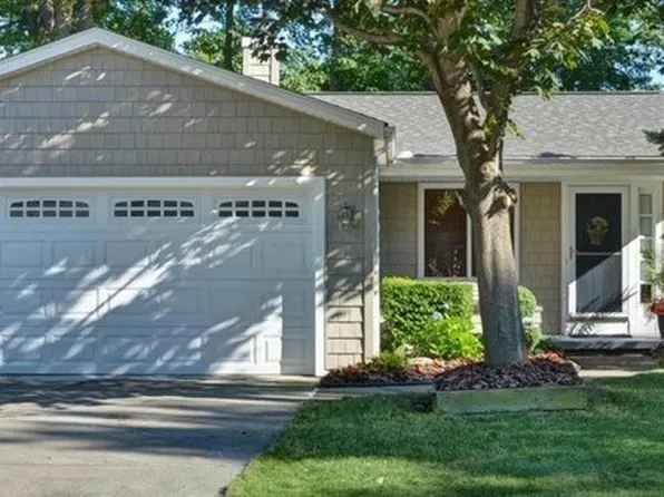 24951 Bayfair Ct, Bay Village, OH 44140