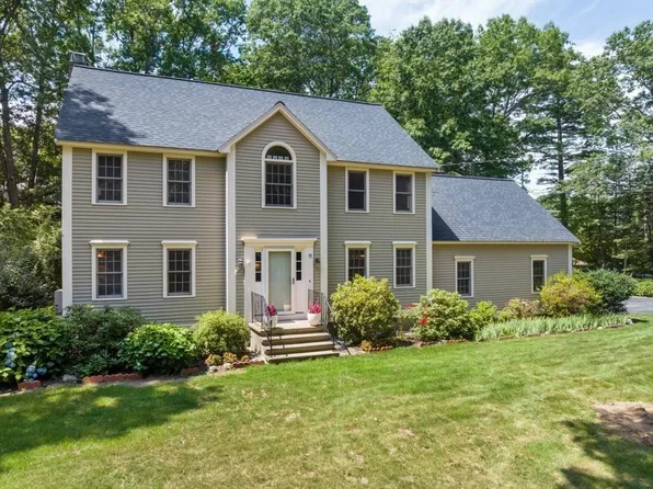 77 Tadmuck Rd, Westford, MA 01886