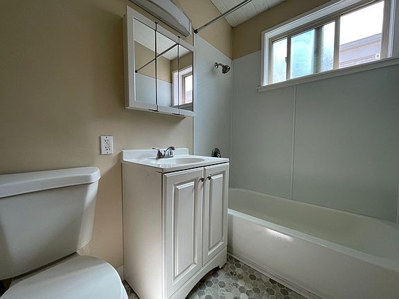 5th image of 4922 Santa Cruz Ave #1-10