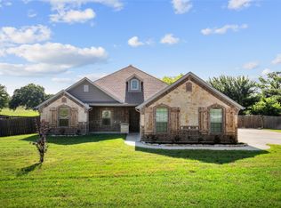 180 Briar Meadows Cir, Azle, TX 76020