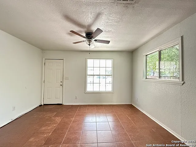 230 S San Gabriel Ave — Photo 11