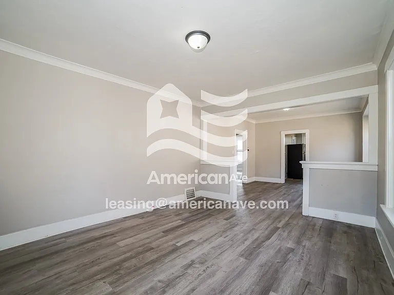 1468297_004_wm_-_living_room_13620473.jpg
