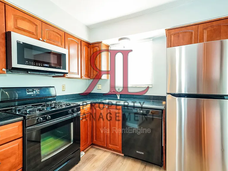 119 Stornoway Dr E — Photo 9
