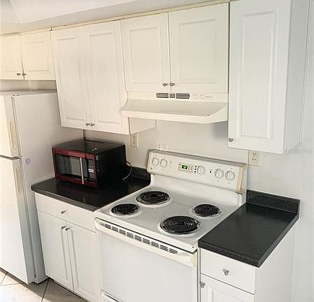 3rd image of 1176 Paseo Del Mar APT C
